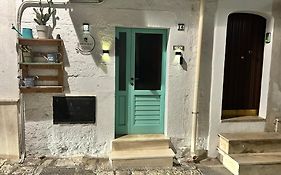 Casa Vacanze “House On The Left”