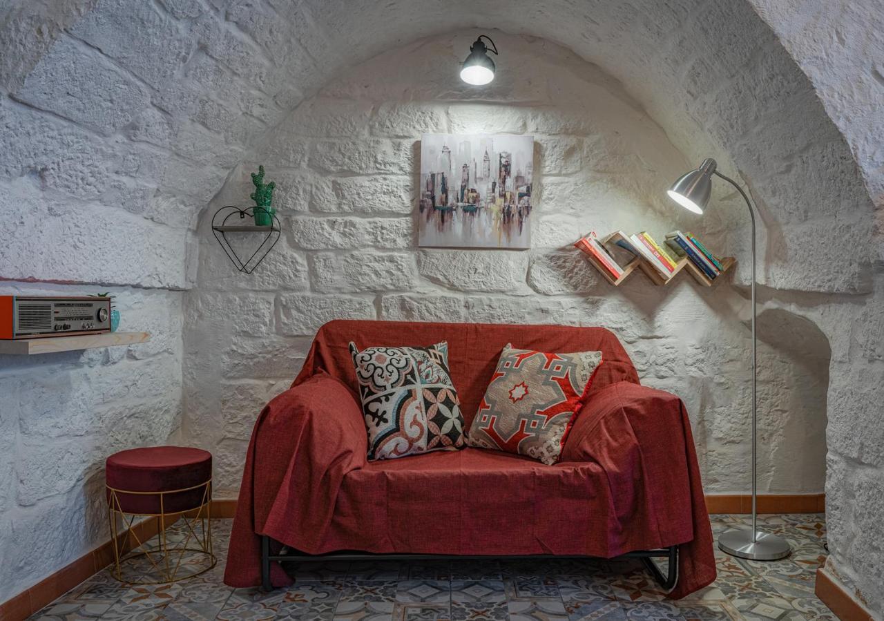 Casa Vacanze “House On The Left” Ceglie Messapica Extérieur photo